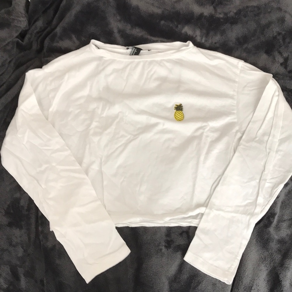 Women’s pineapple embroidered tee